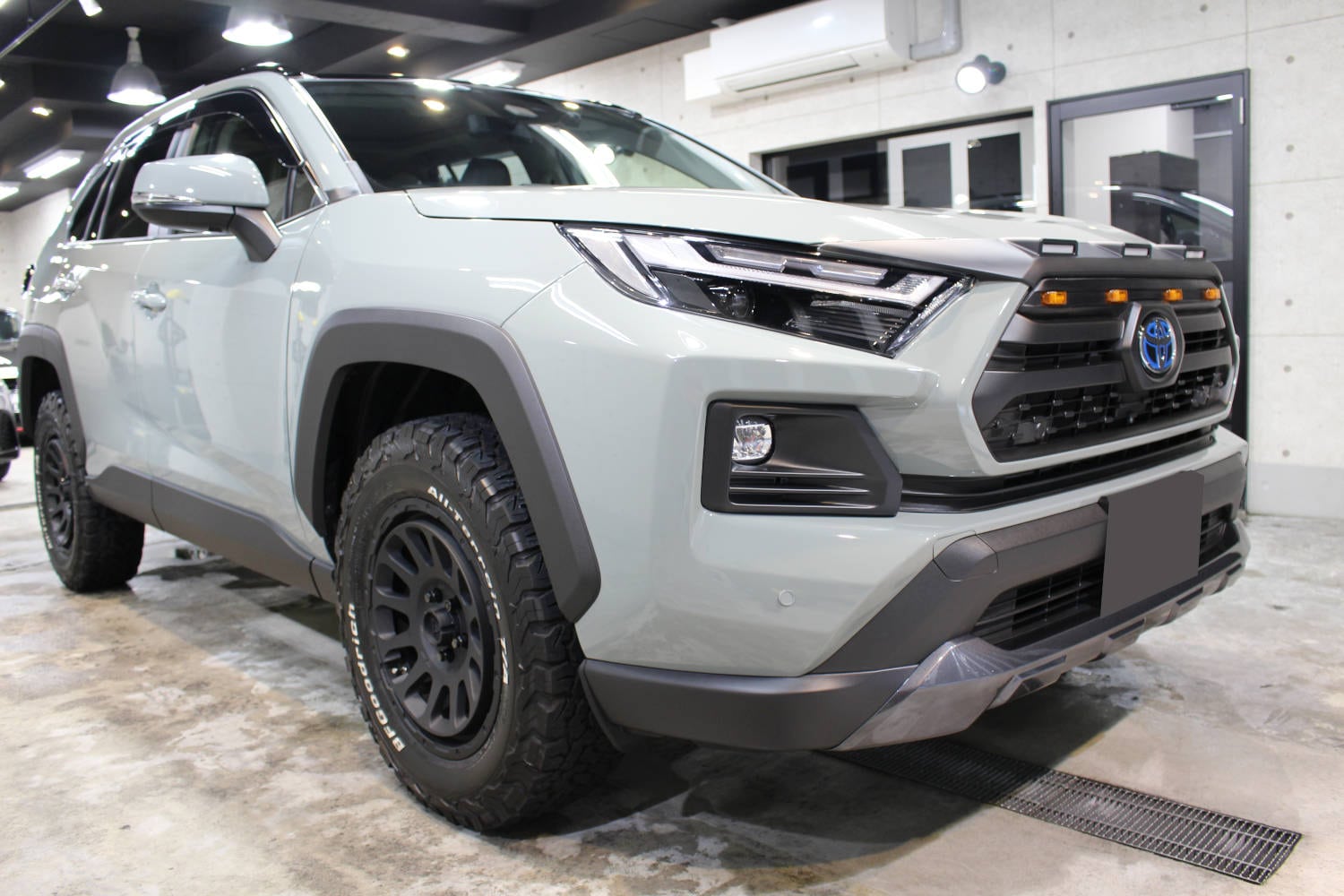 RAV4-1