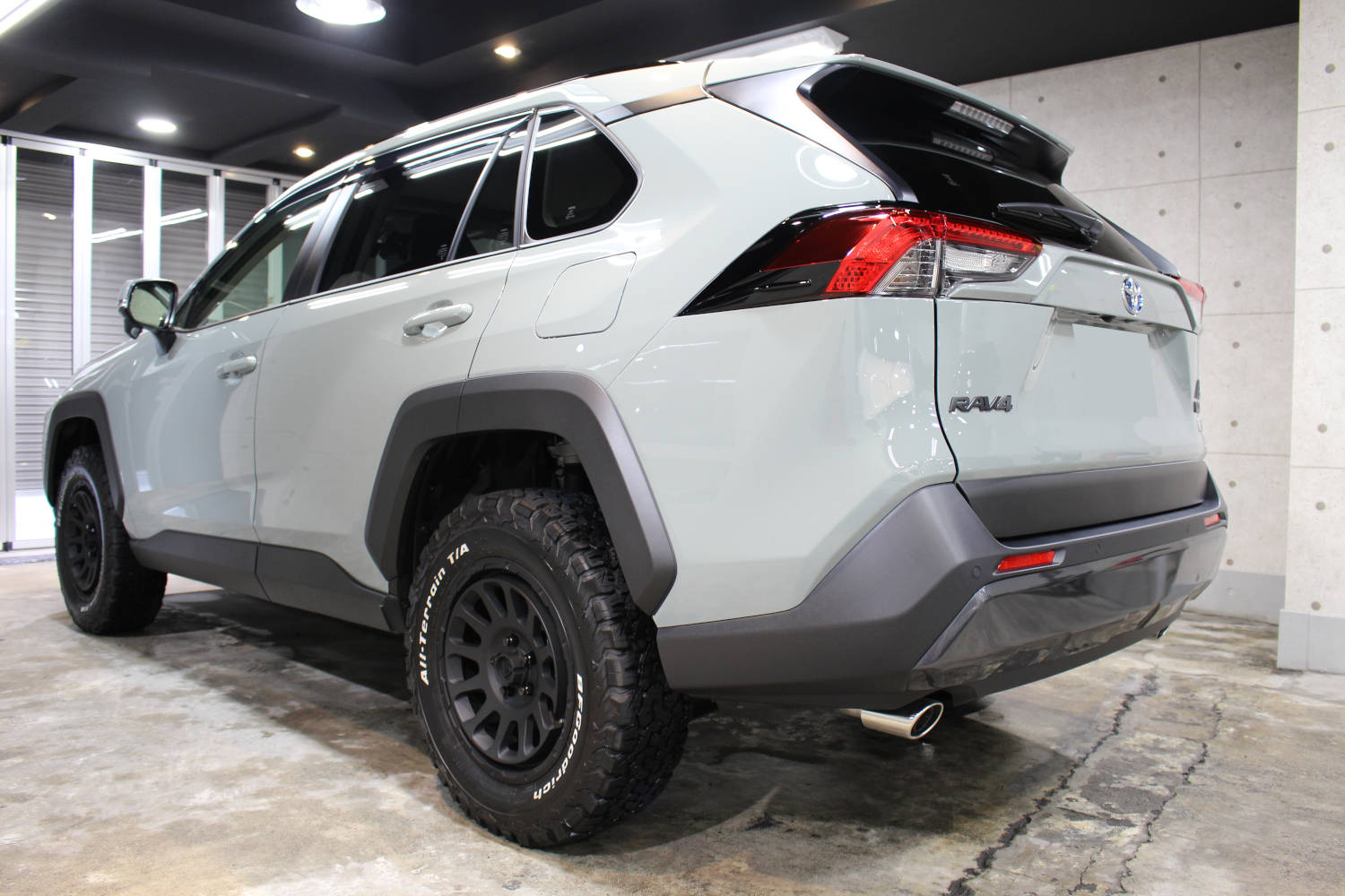 RAV4-8