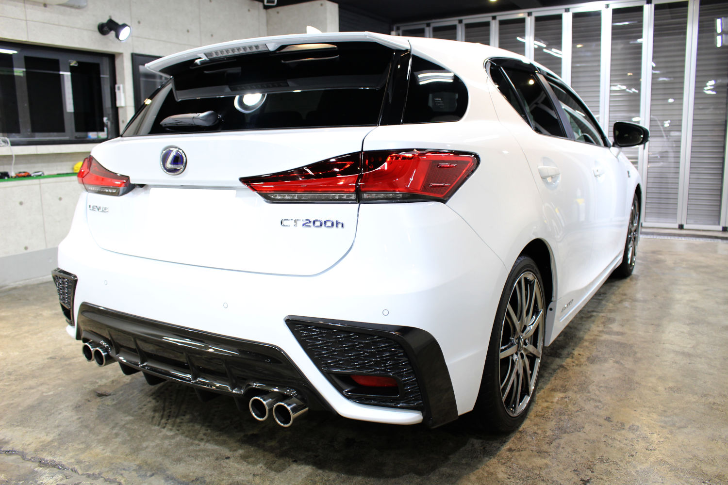 CT200h-6