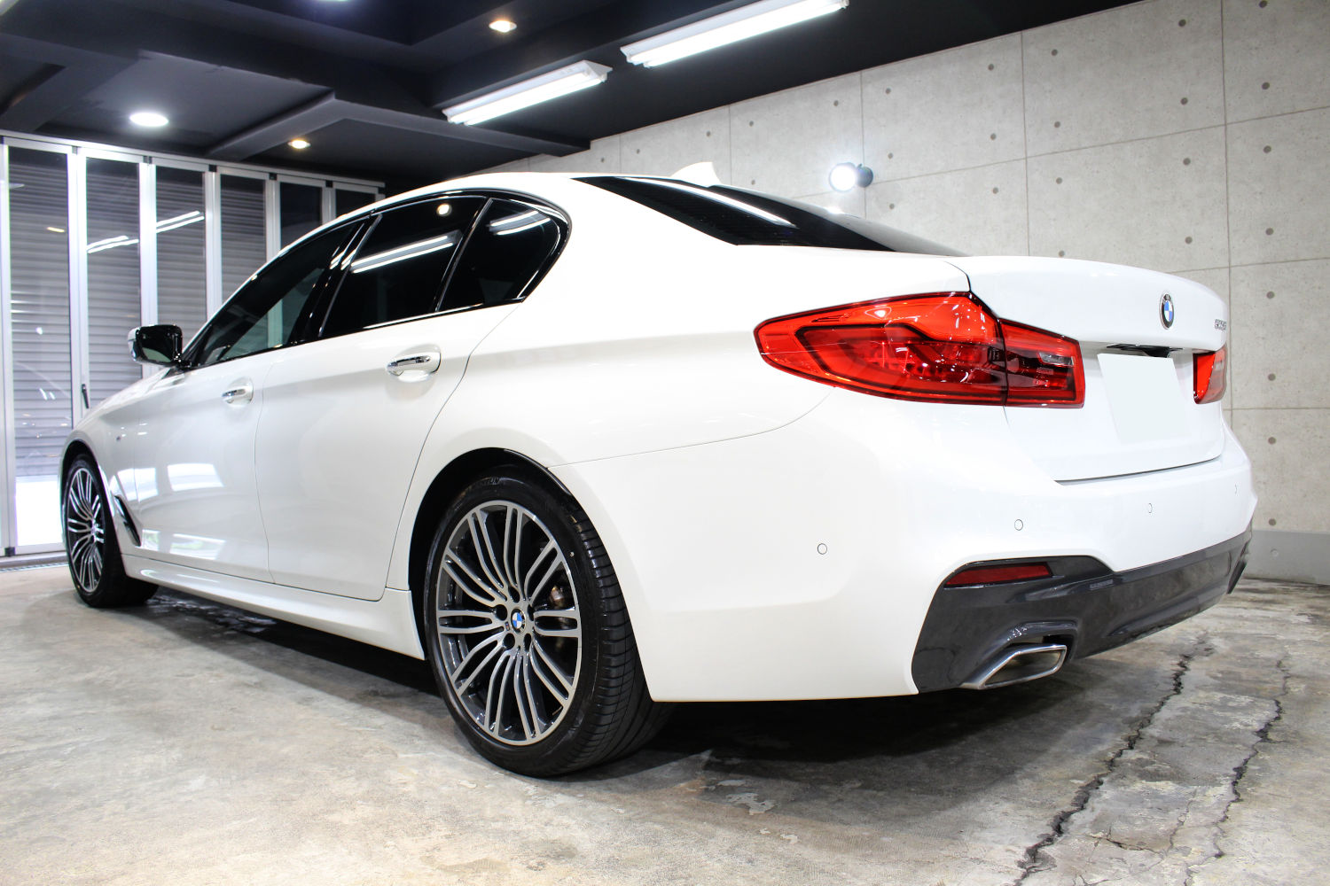 523i-7