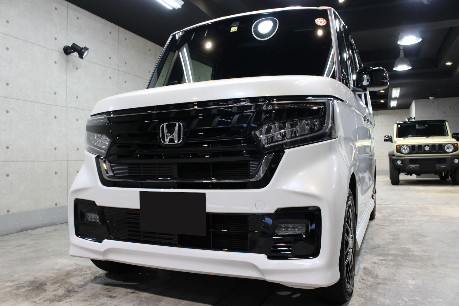 N BOX-4
