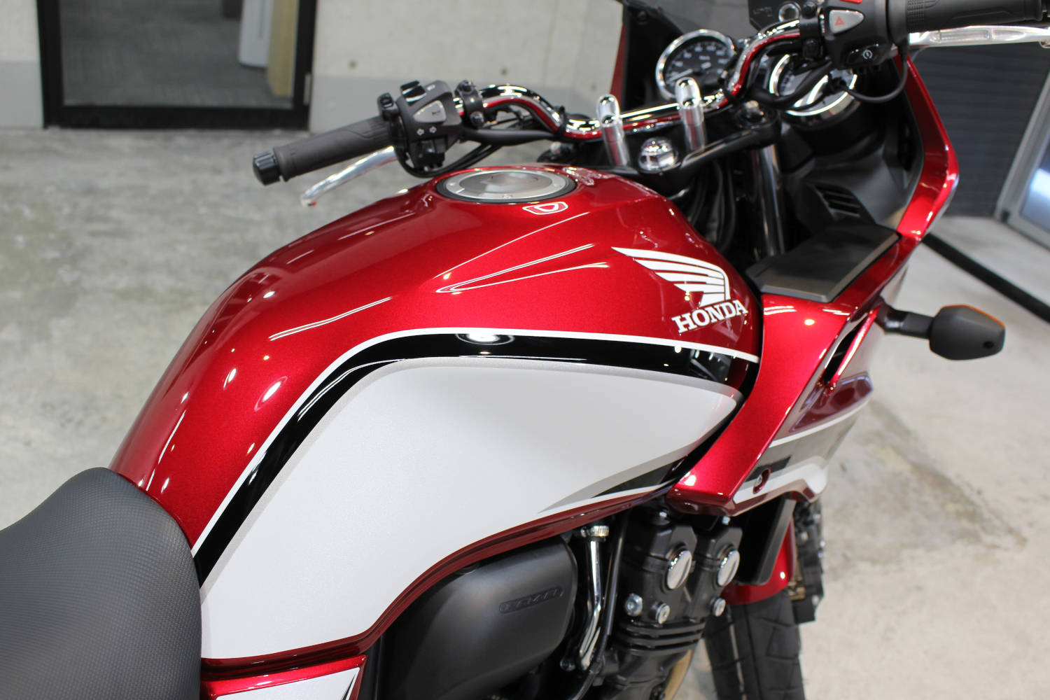 CB400-4